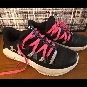 Under armor ladies 8.5 athletic shoes